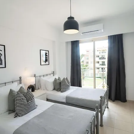 Phaedrus Living Elysian Escape Daire